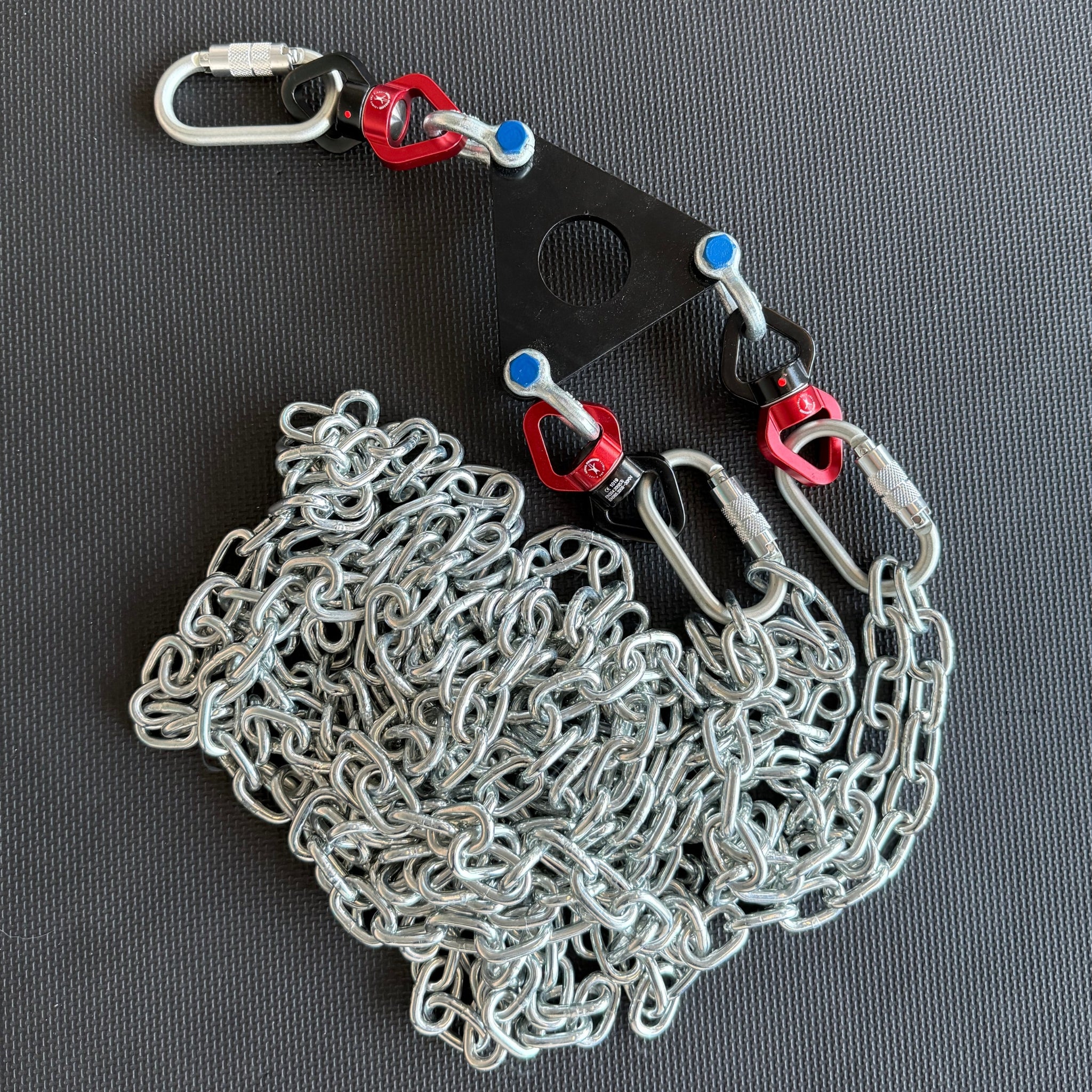 Galvanized steel aerial chains with rigging hardware, Safe Working Load 180 kg per chain