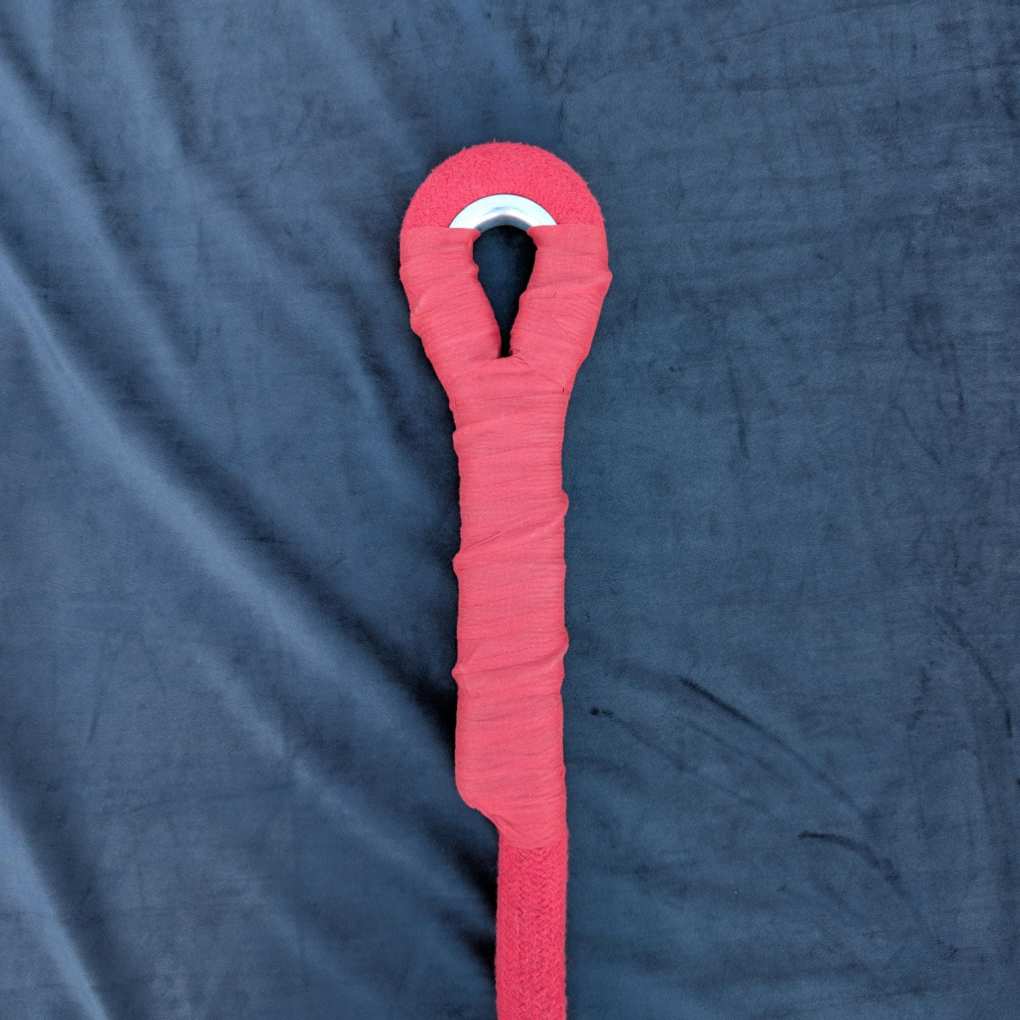 Close-up of the spliced eye and thimble at the top of an Aerial Obsessed corde lisse aerial rope